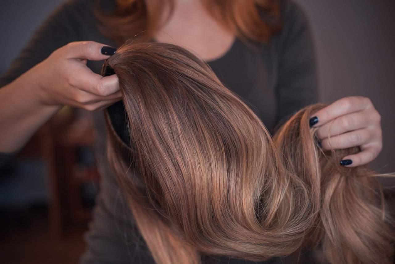 La moda en 2021: El flequillo postizo de pelo sintético, por My Special Hair
