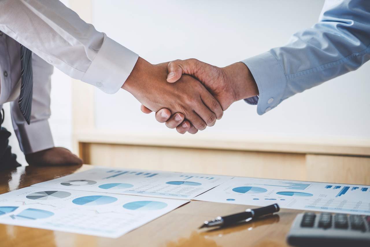 ¿Cuándo urge la venta de empresas y cómo ha aumentado la compraventa de negocios a raíz de la pandemia? por Negociosenventa.es