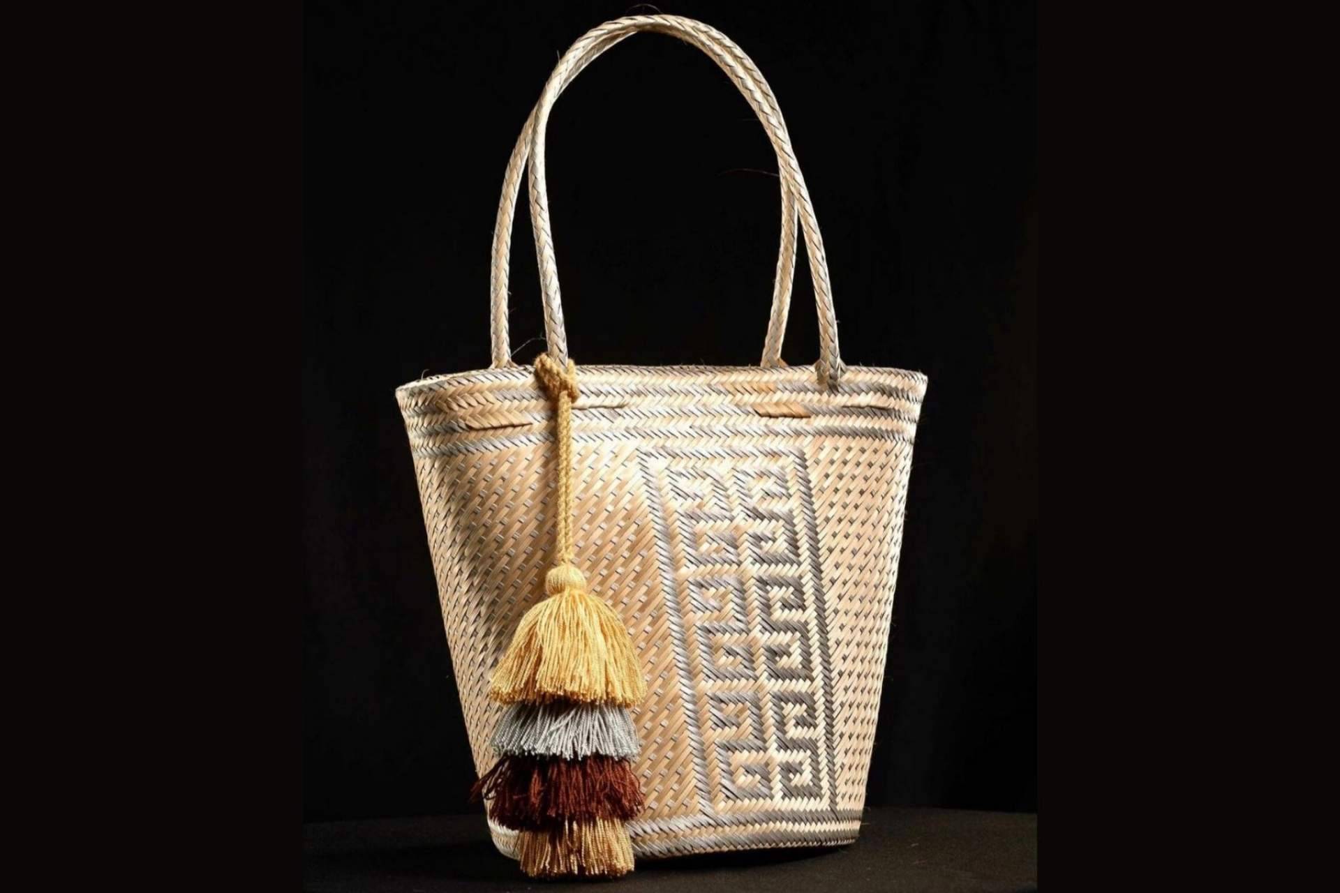 Design & Handmade hace llegar la esencia de la etnia Wayuu a las españolas con la colección de capazos de palma