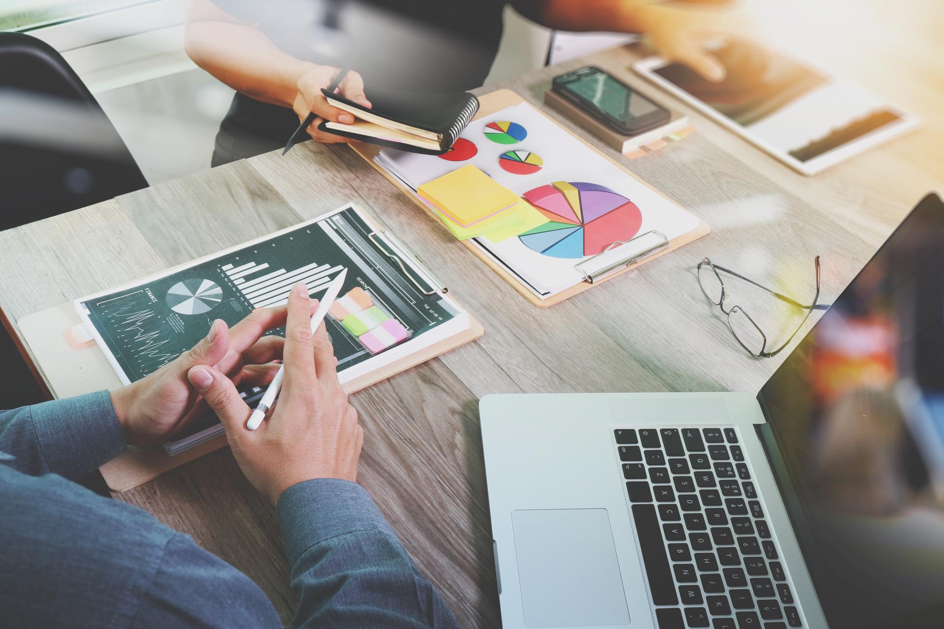 ¿Qué estrategias son más recomendadas para captar nuevos clientes con herramientas digitales?, por el experto en marketing digital, Juan Benítez