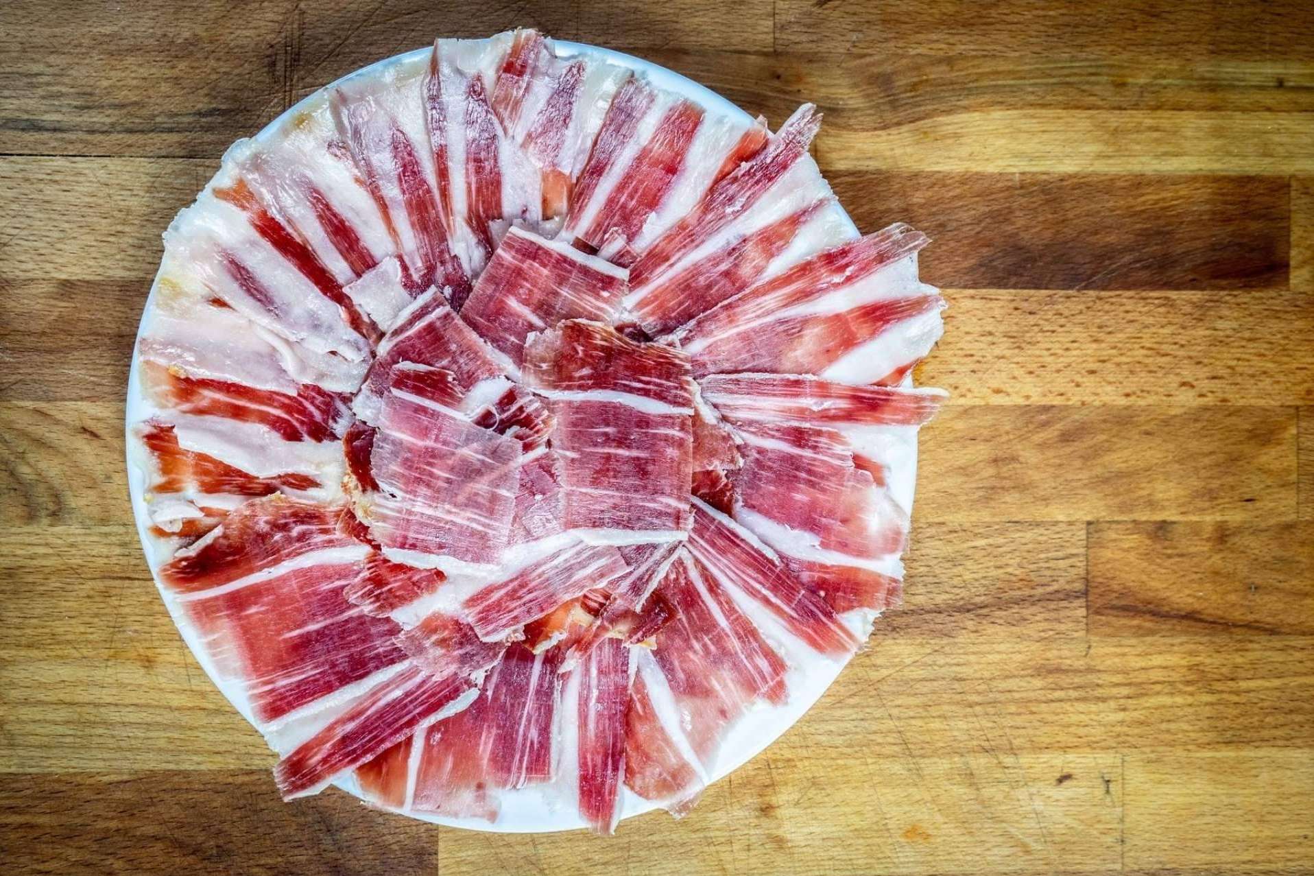¿Dónde encontrar jamón ibérico de bellota? Torrencinas