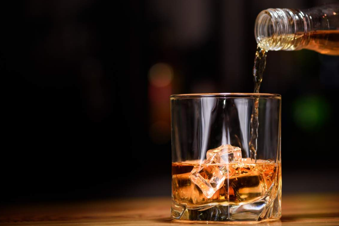 Una de las bebidas más buscadas en Tú Pones el Vaso: el Whisky Dimple