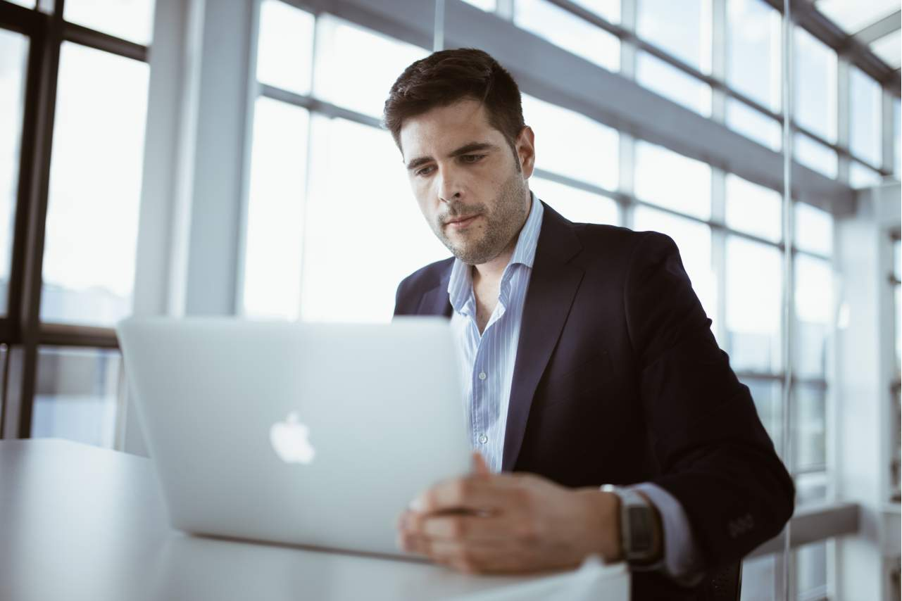 Alcanzar el mayor rendimiento es posible con el curso de trading ofrecido por Área de Inversión