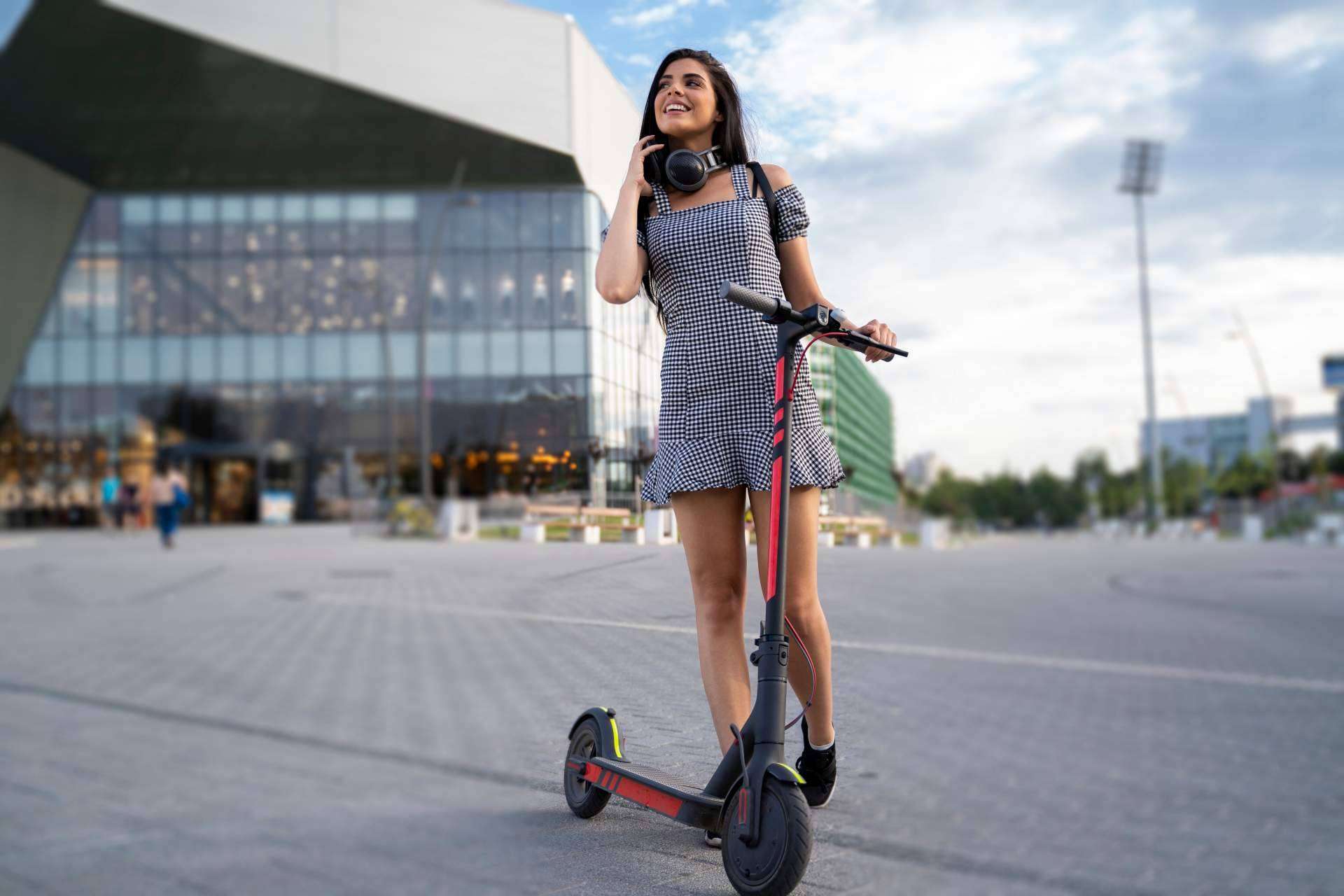 Disfrutar del patinete eléctrico Barcelona gracias a los servicios de la empresa LYNX