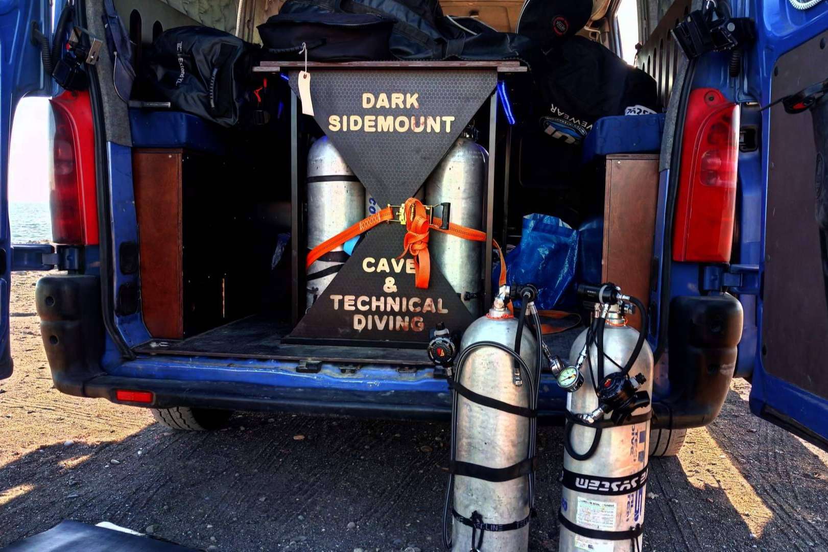 El buceo sidemount y sus principales mitos, según Dark Sidemount