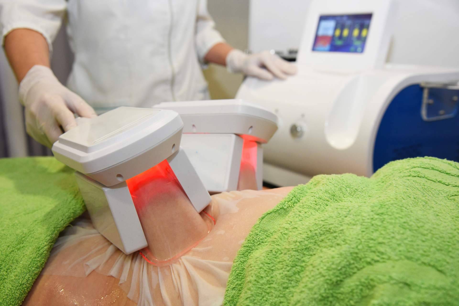 Alfonsina Uriburu dispone del tratamiento de criolipolisis en Boiro en su unidad médico estética FEMME