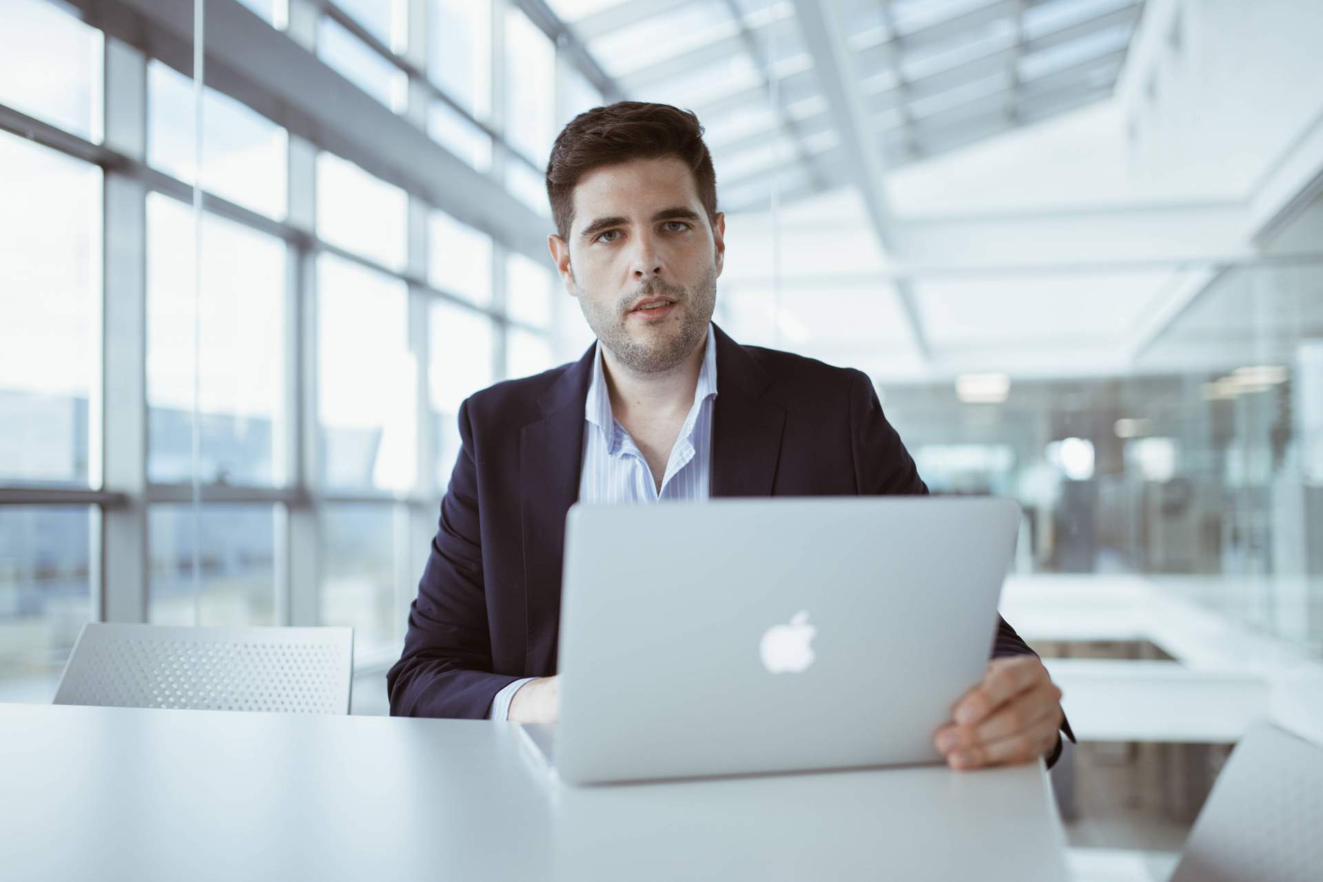 Iniciarse en el mercado de las criptomonedas con el curso de trading de Área de Inversión