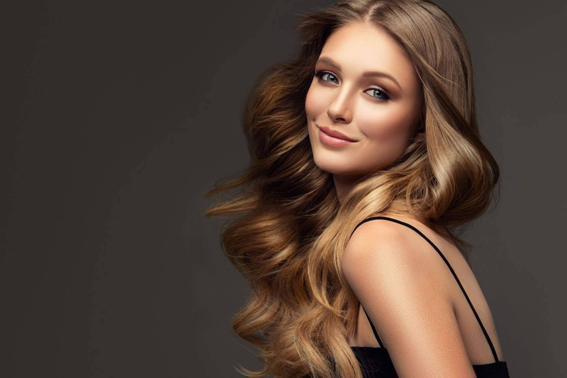 El servicio de peluquería saludable de CharoConector protege y restaura el cabello