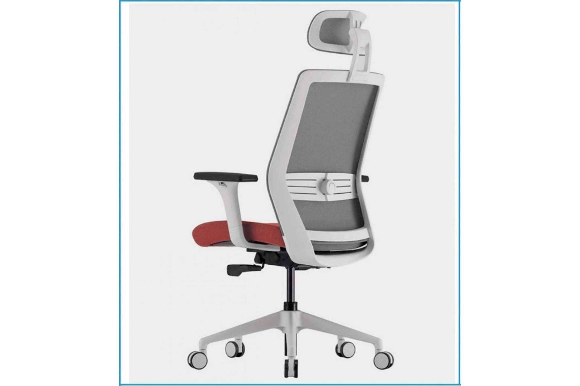 Las sillas ergonómicas de Officedeco permiten cuidar la salud de la columna en la oficina