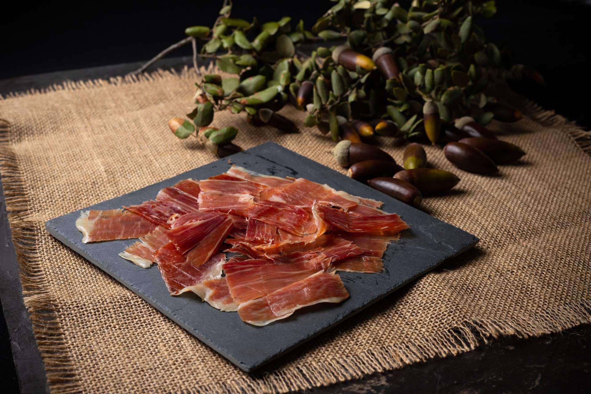 Embutidos Castro: el jamón reserva de bodega es uno de los productos estrella