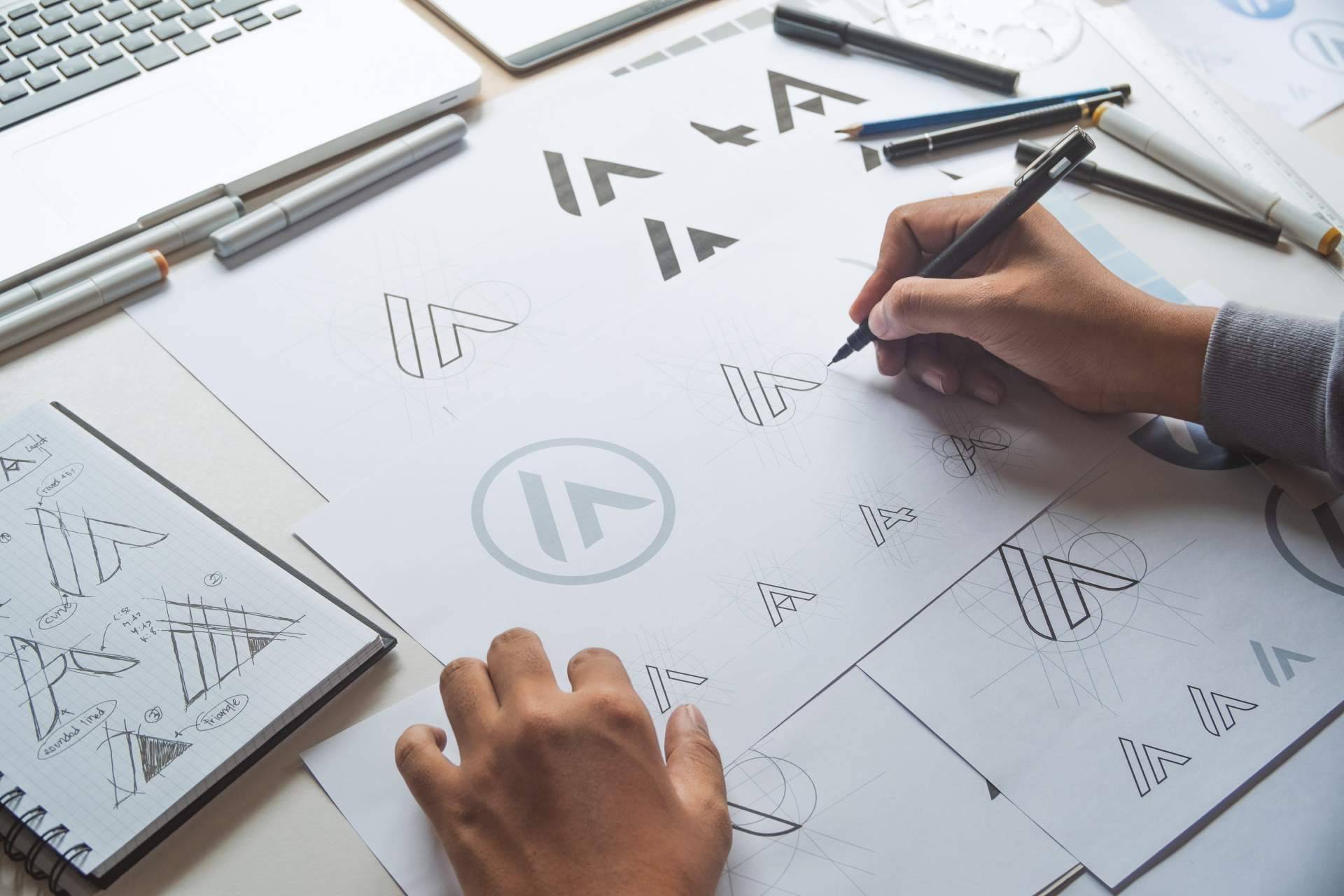 Diseño de logotipos, por el estudio de diseño gráfico Signum Comunicación