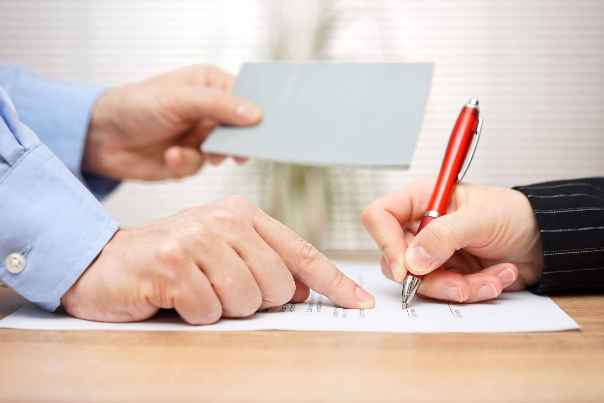 La firma de abogados que se encarga de conseguir el permiso de trabajo en España: Migrow
