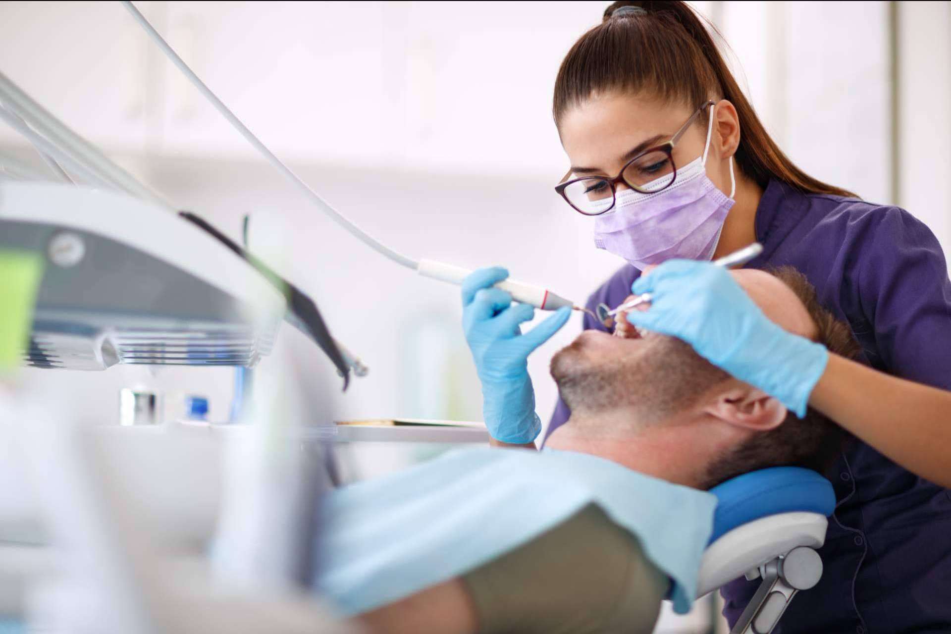 Los beneficios en salud integral de Clínica Dental Heins: odontología integral e implantes dentales