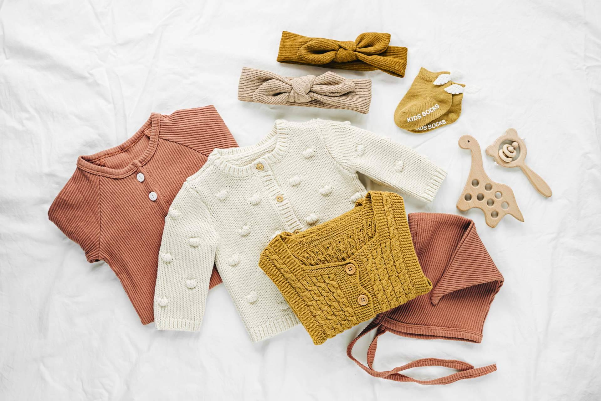 Empieza la nueva temporada otoño e invierno de ropa de bebé online: ¡Sí al color y al estilo!