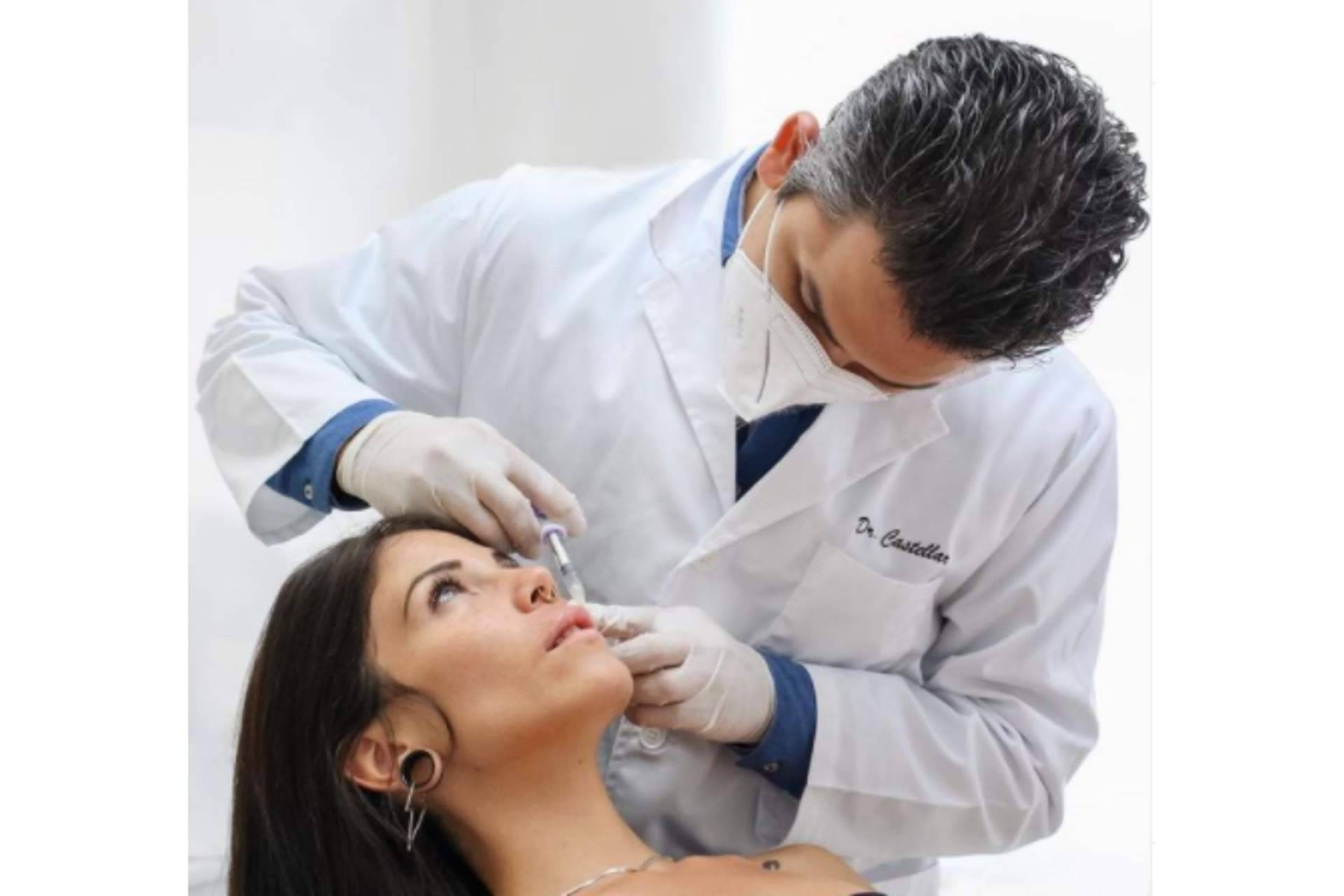 Marcación mandibular con ácido hialurónico con el profesional Dr. Johnny Castellar
