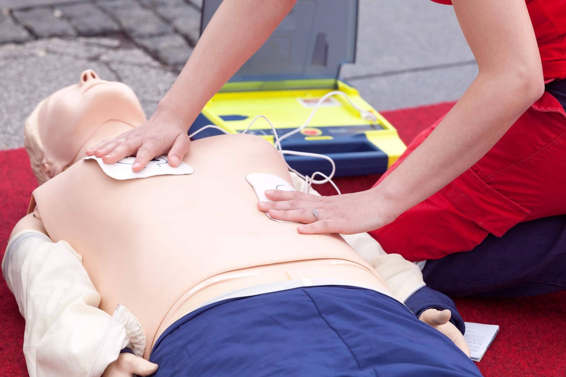 Esforem es una empresa distribuidora de desfibriladores y que realiza cursos de emergencias