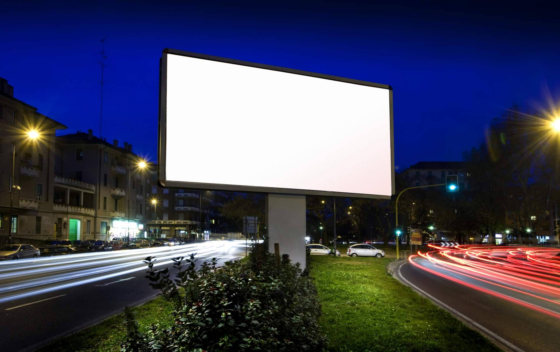 Eccodiez explica las ventajas de la publicidad exterior en los mupis publicitarios