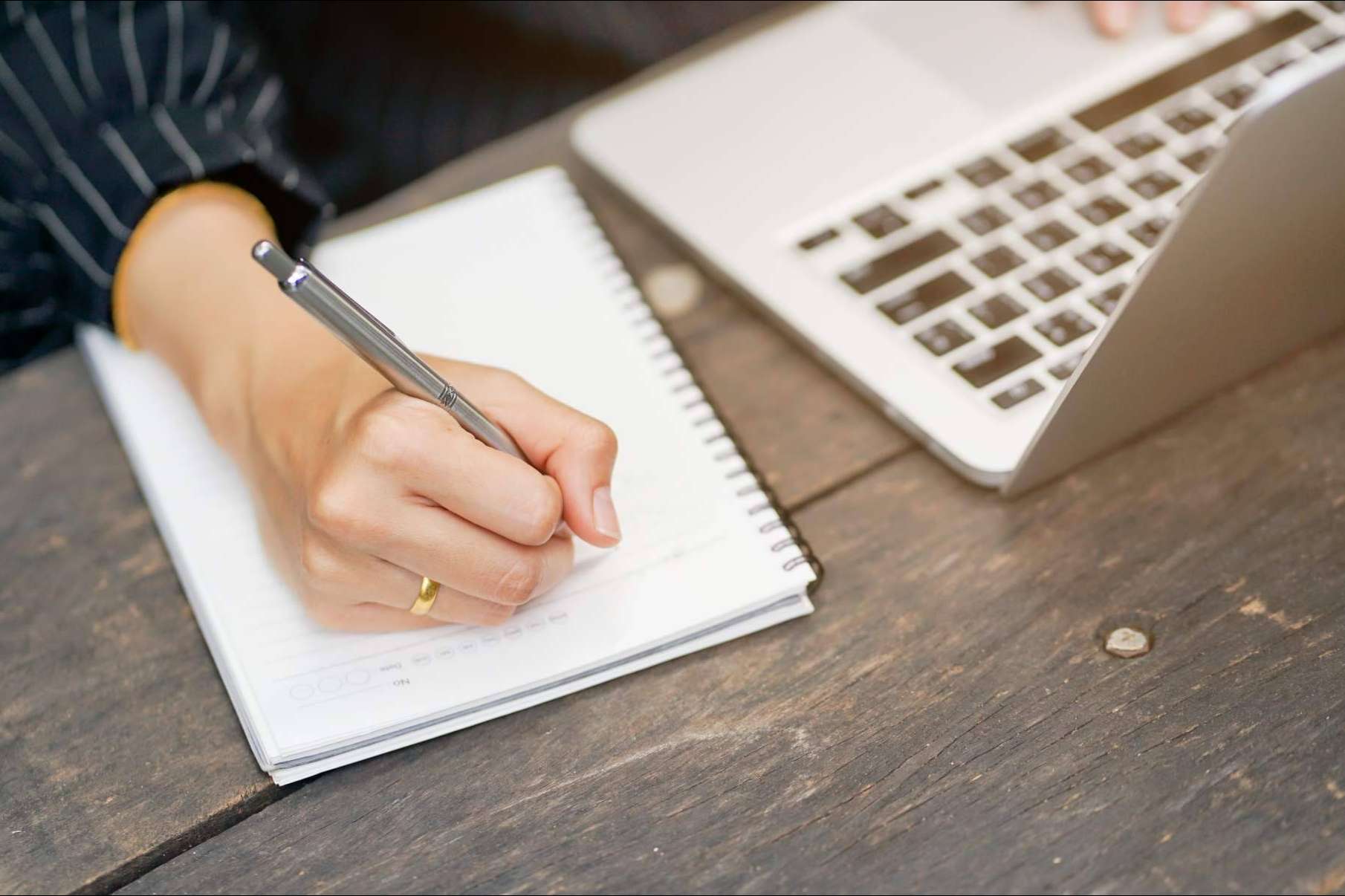 Los beneficios de comprar textos SEO para posicionar un negocio y ser más visible en internet, por SEOdalia