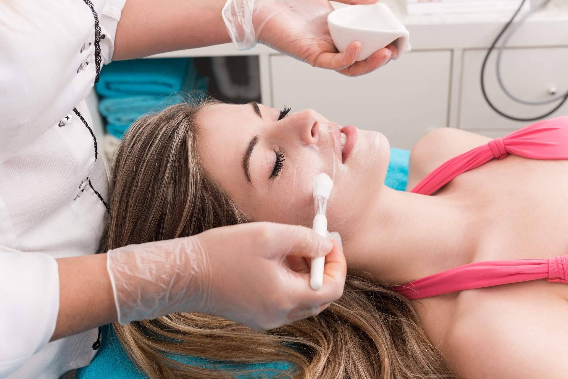 Peeling médico, el tratamiento de Unidad Femme que mejora la salud y el aspecto de la piel