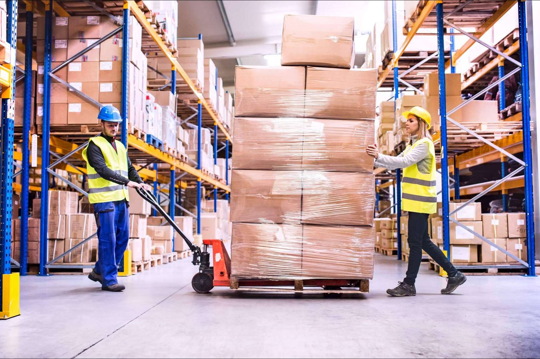 El servicio de paquetería y almacenamiento son factores clave para que una empresa se desarrolle correctamente