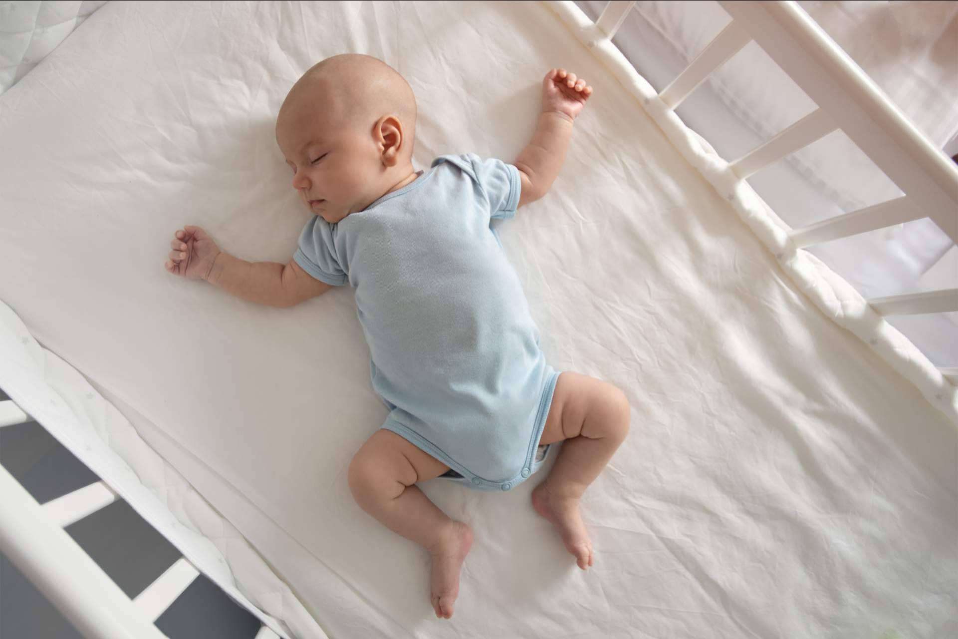 Dormir a un bebé toda la noche sí es posible gracias a los hábitos saludables de BabySteps by Marian