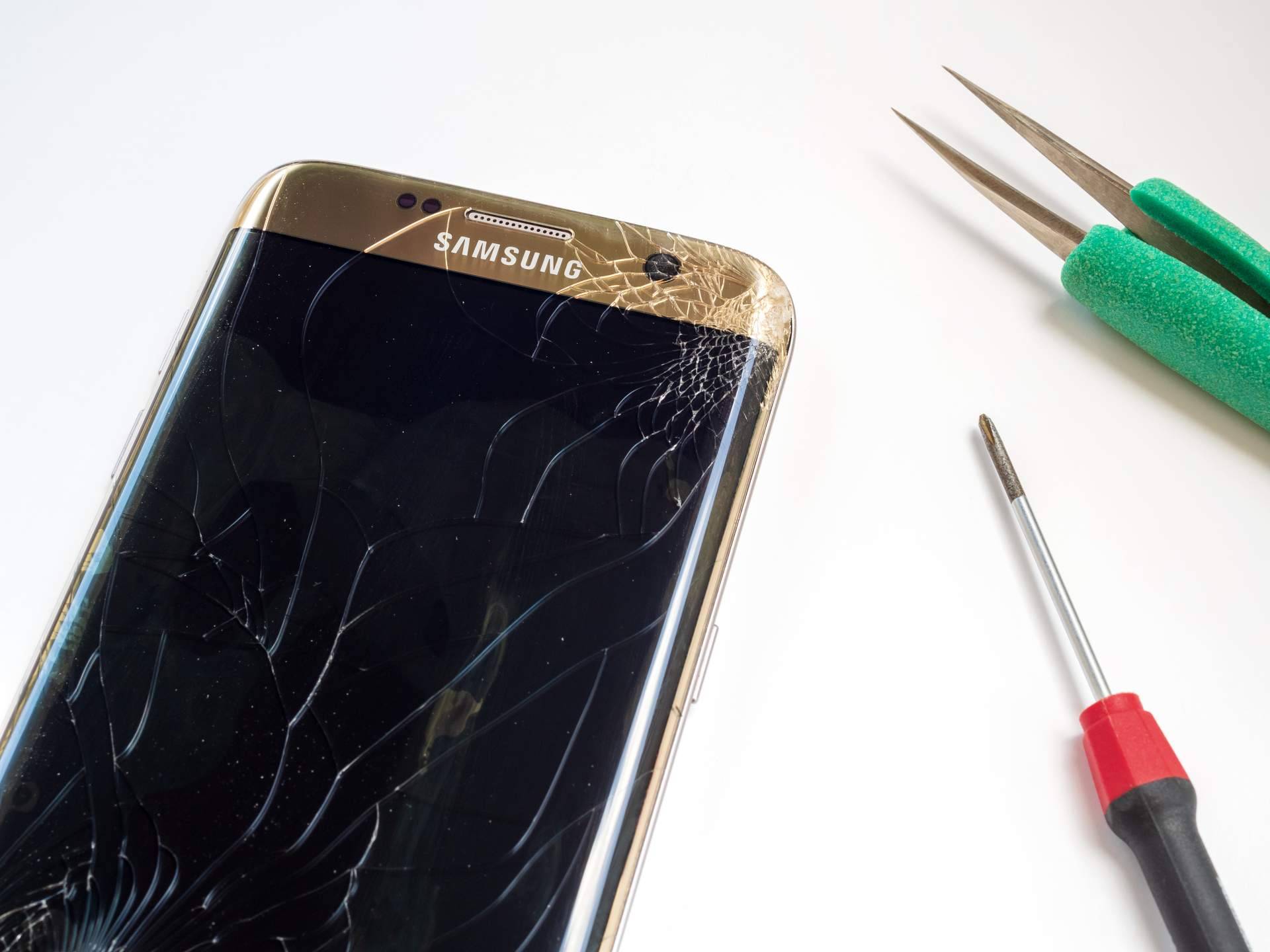 La compañía Repuestos Tic ofrece reparaciones de teléfonos marca Samsung