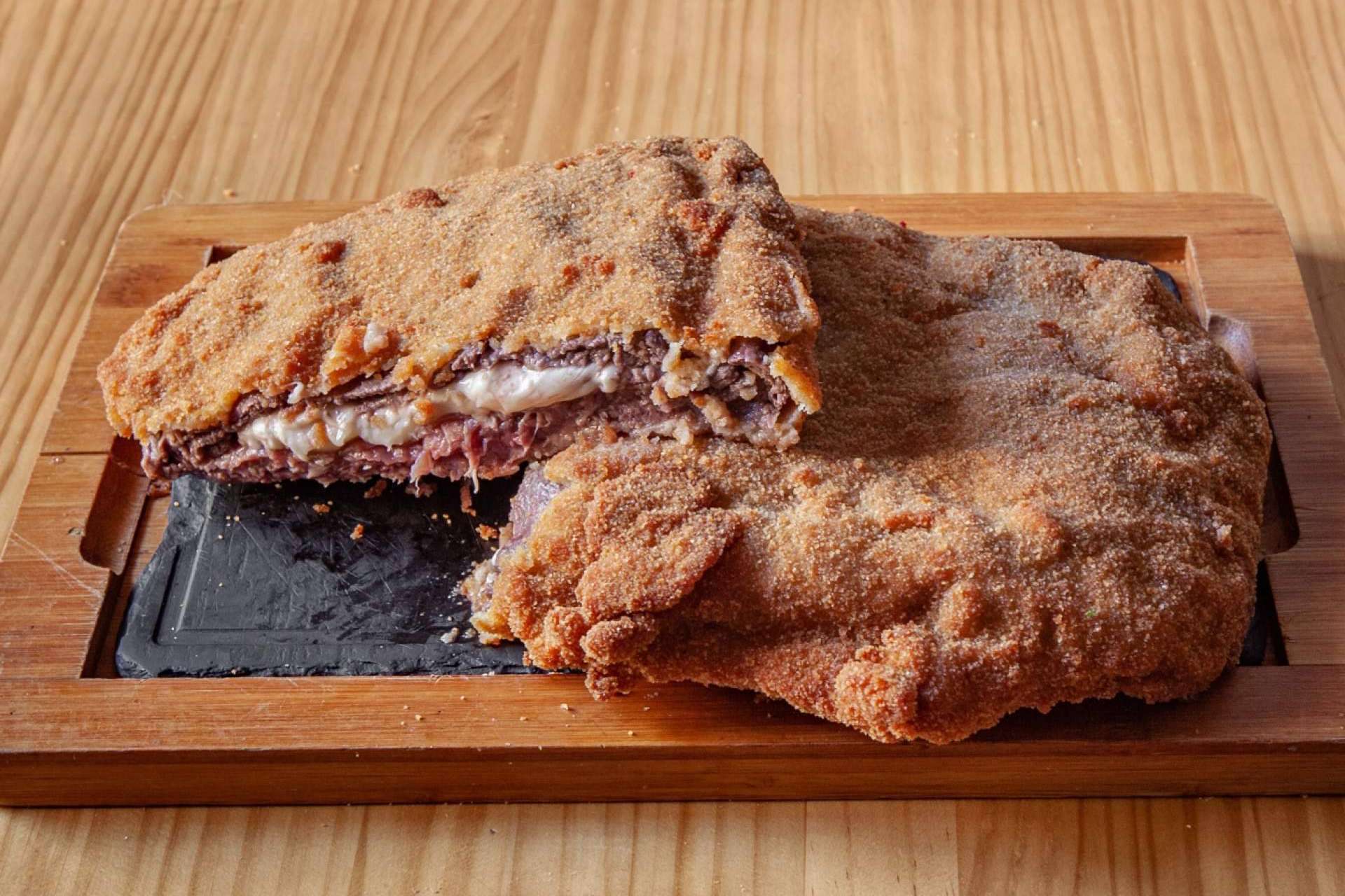 Brutal Cachopo, disfrutar del sabor asturiano con servicios de cachopo a domicilio en Madrid