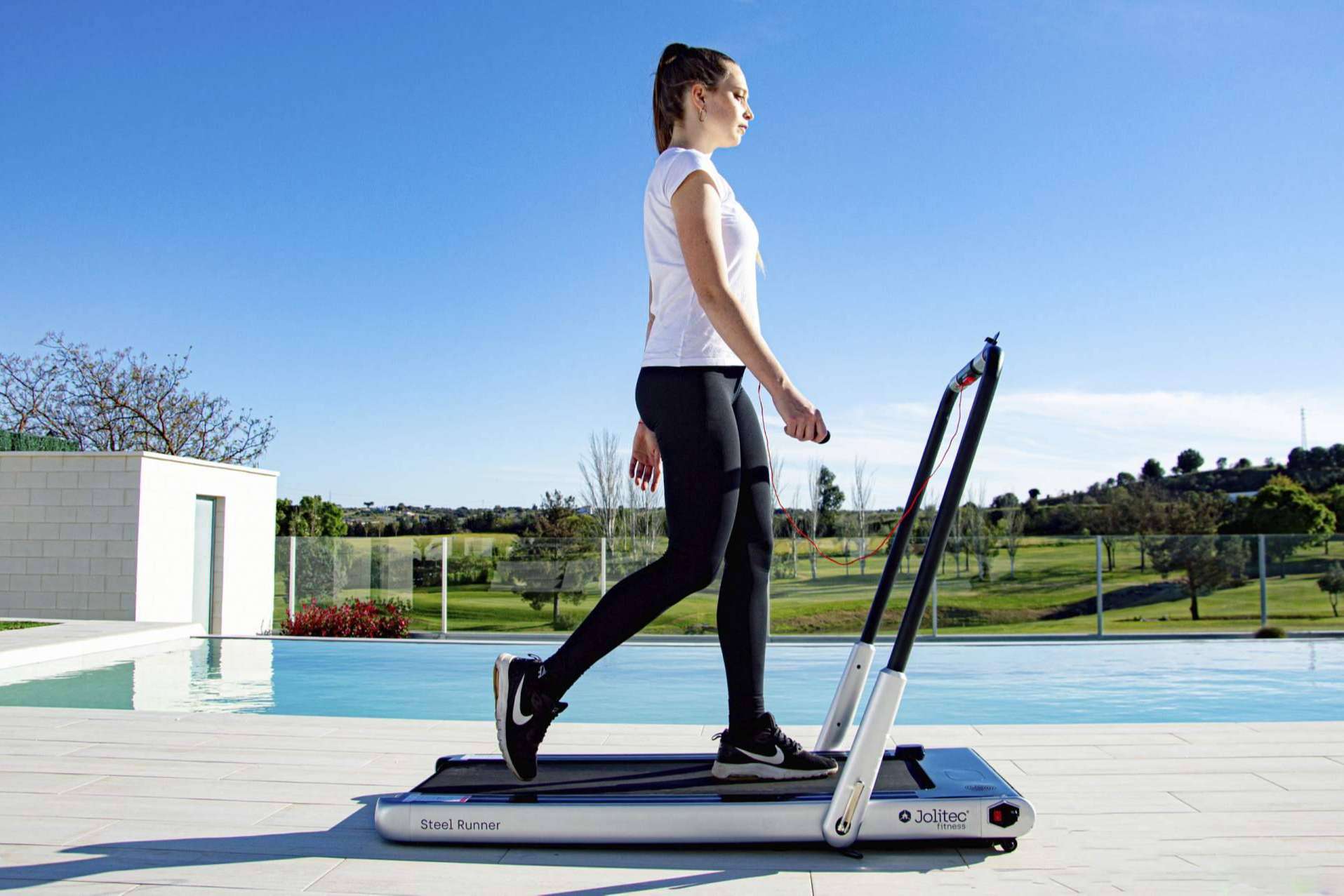 El amplio catálogo de cintas de correr y bicicletas de spinning para entrenar en casa que ofrece Jolitec