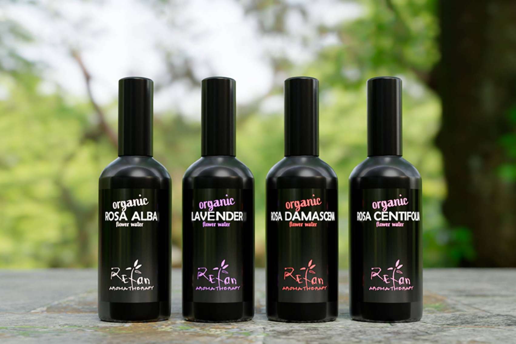 Cosmetics Tenerife ofrece diferentes tipos de agua de rosa para conseguir un buen cuidado facial