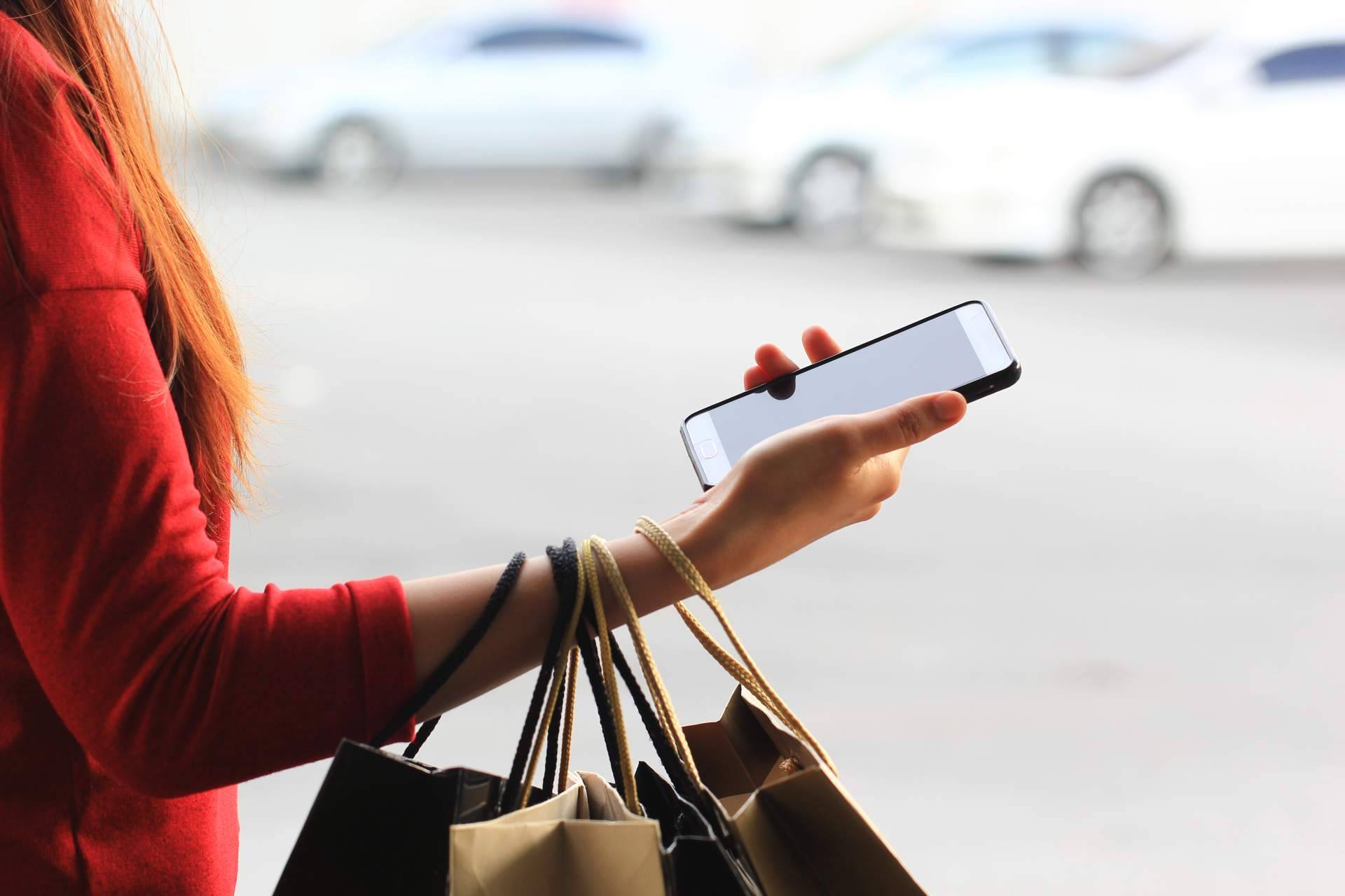 Las compañías apuestan cada vez más por WhatsApp como canal de ventas