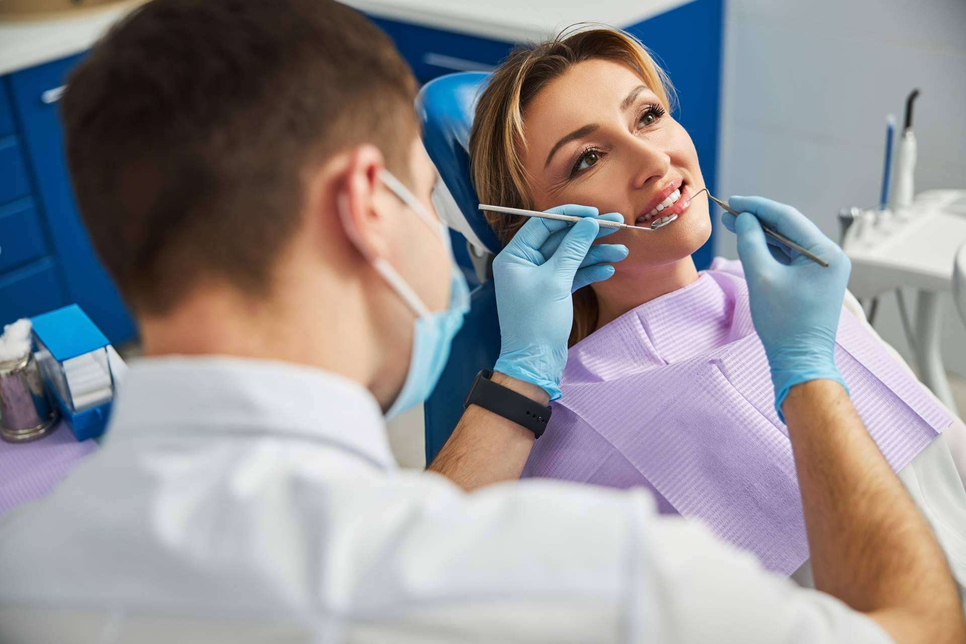 Mantener una boca sana gracias al equipo de profesionales de odontología en Collblanc, Qualident