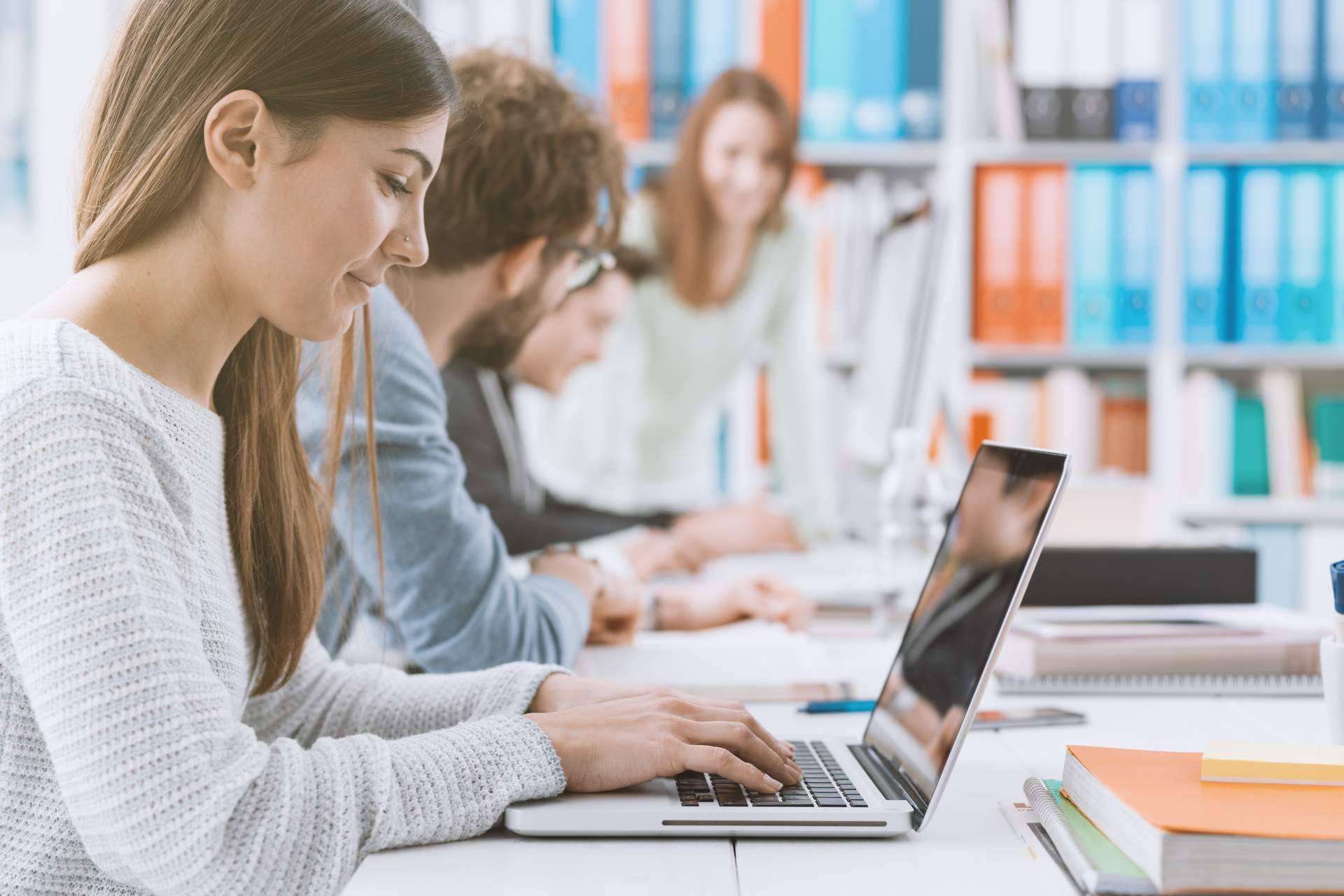 Ayuda Universitaria ofrece un antiplagio gratis