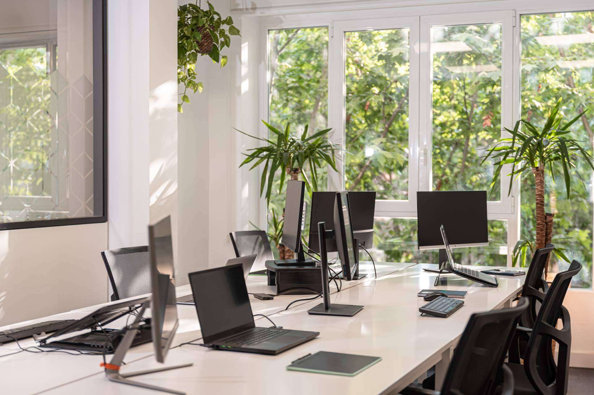 Las salas de reuniones equipadas en Madrid de OXYGEN Workspace son una alternativa a las oficinas