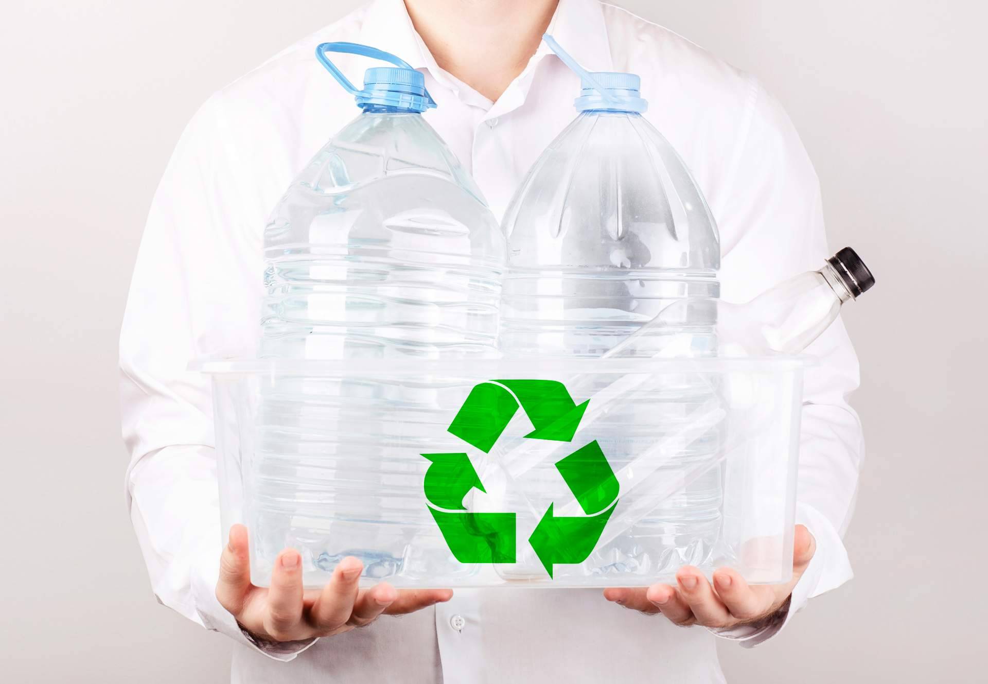 Una de las únicas empresas de reciclaje de plástico en peluquerías de España, Eurosegur
