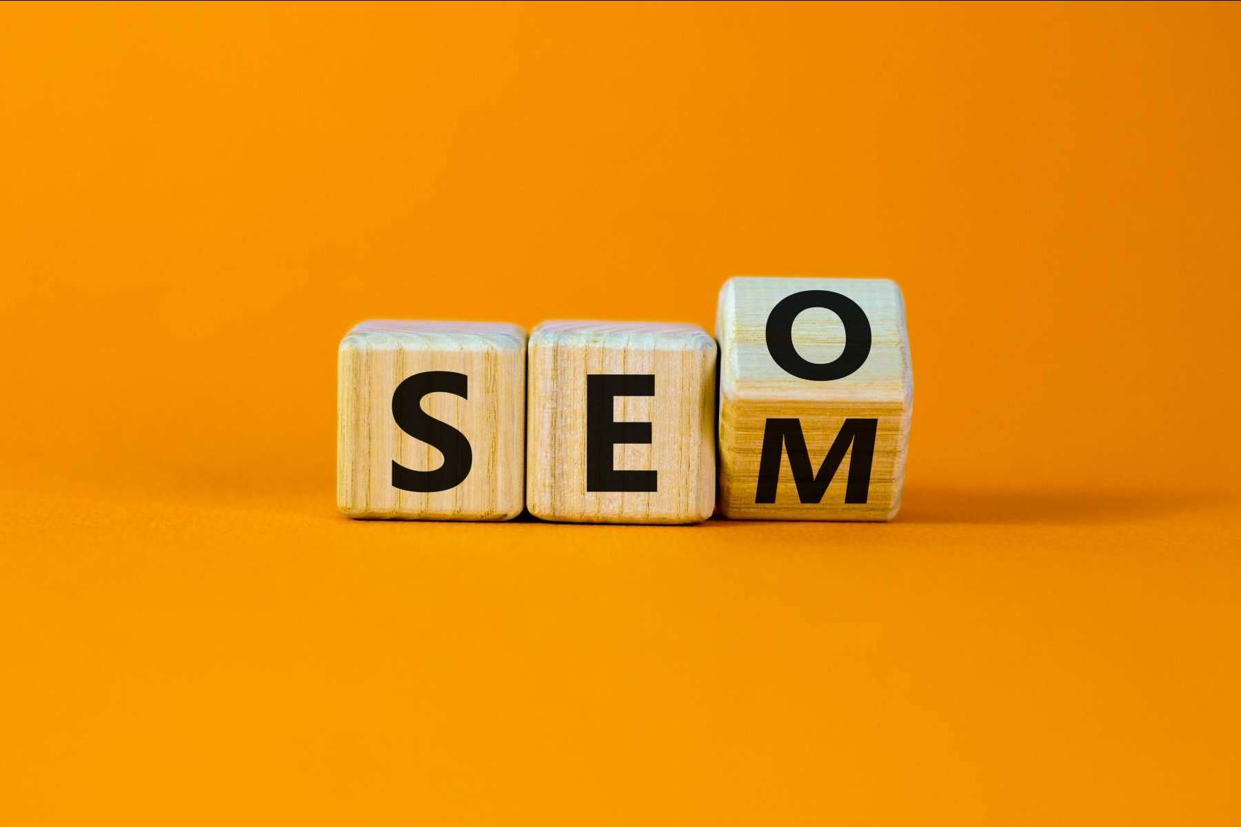 Para conseguir los mejores resultados, una estrategia conjunta de SEO y SEM es imprescindible, según RoCX Marketing