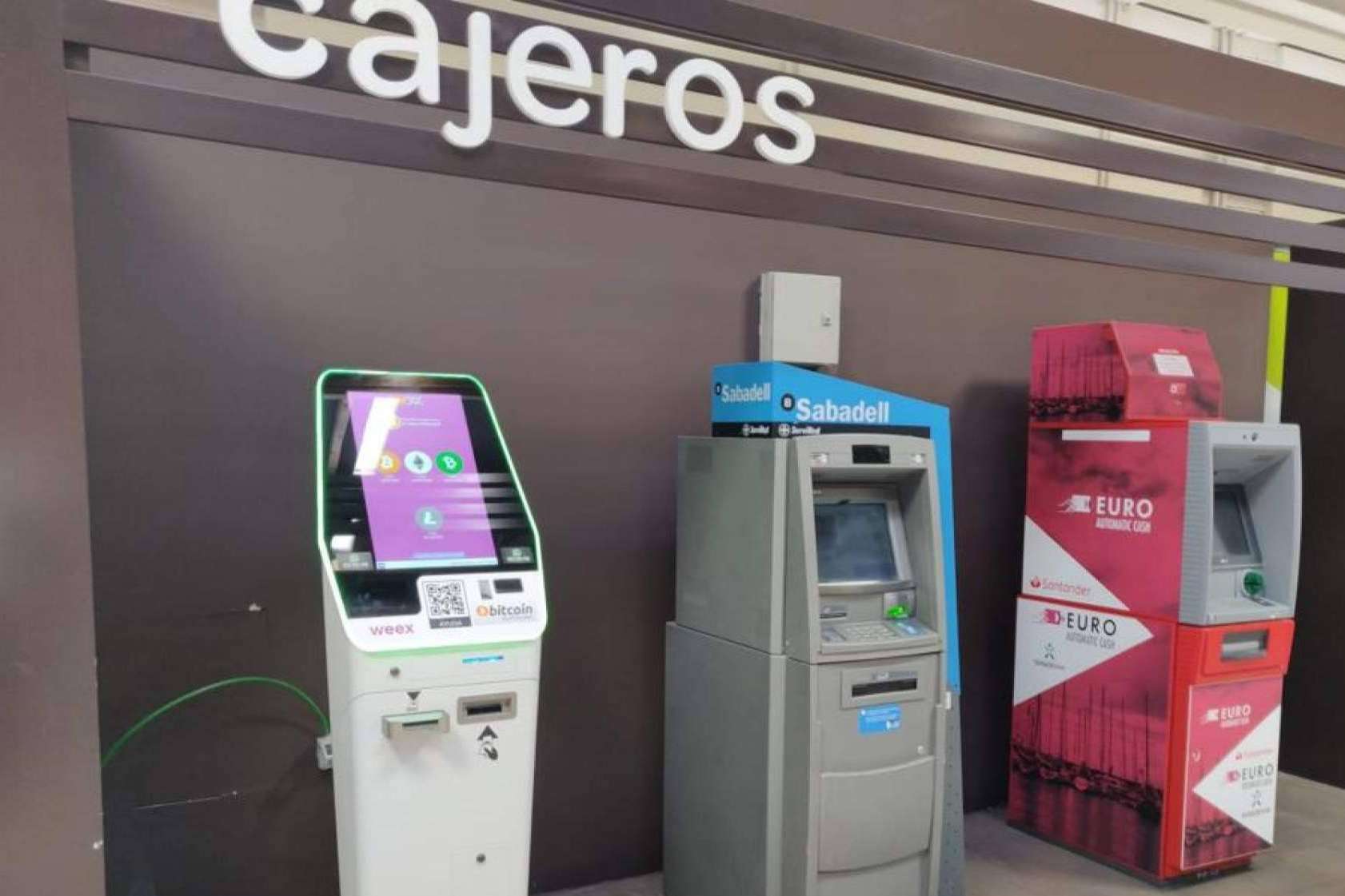 Weex se junta con Carrefour para instalar cajeros de Bitcoin en España