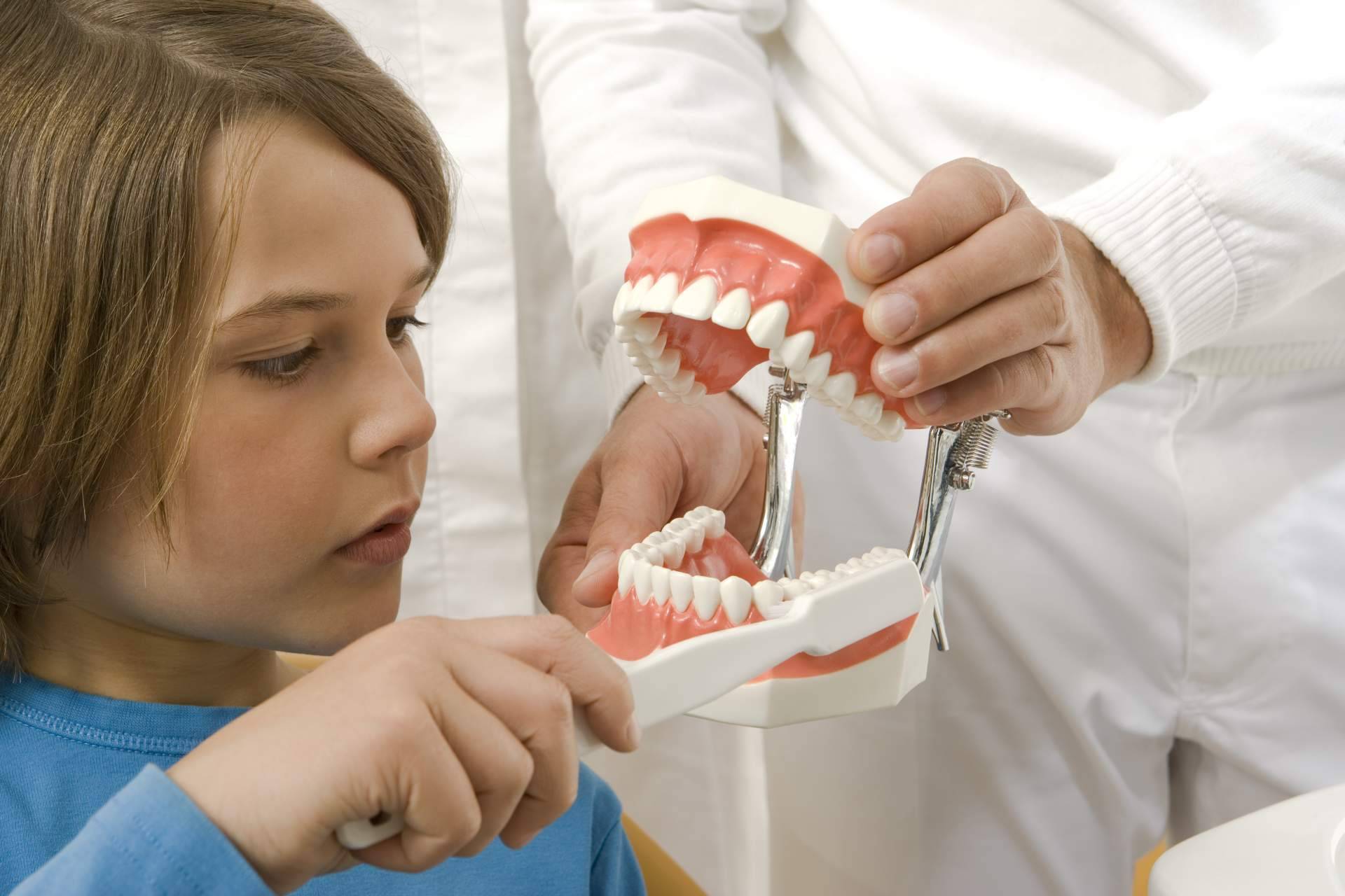 ¿Cuándo se debería visitar al dentista?, odontopediatría de la mano de Implant Clinics