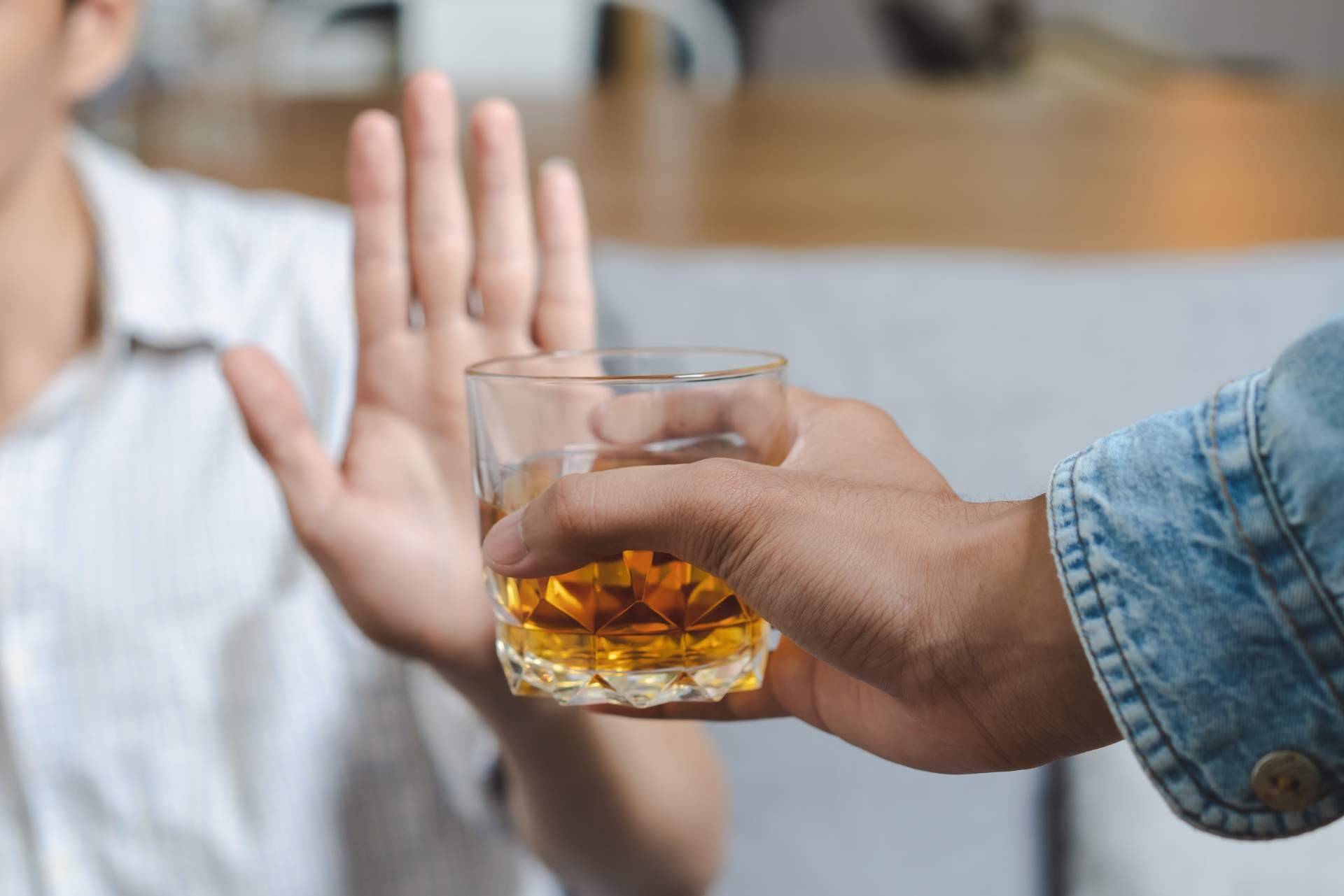 ¿Cuáles son los beneficios de dejar de beber alcohol?