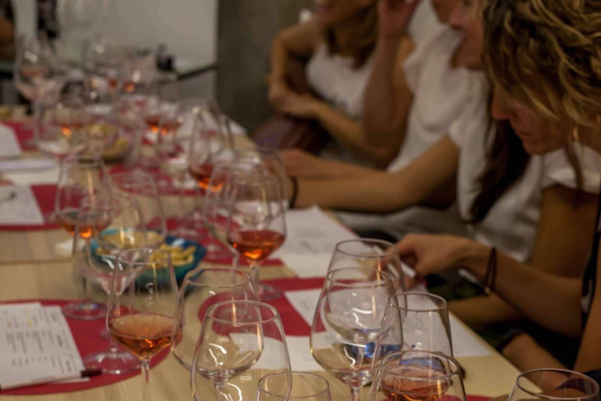 Catas para empresas virtuales o presenciales de la mano de Envero Tinto