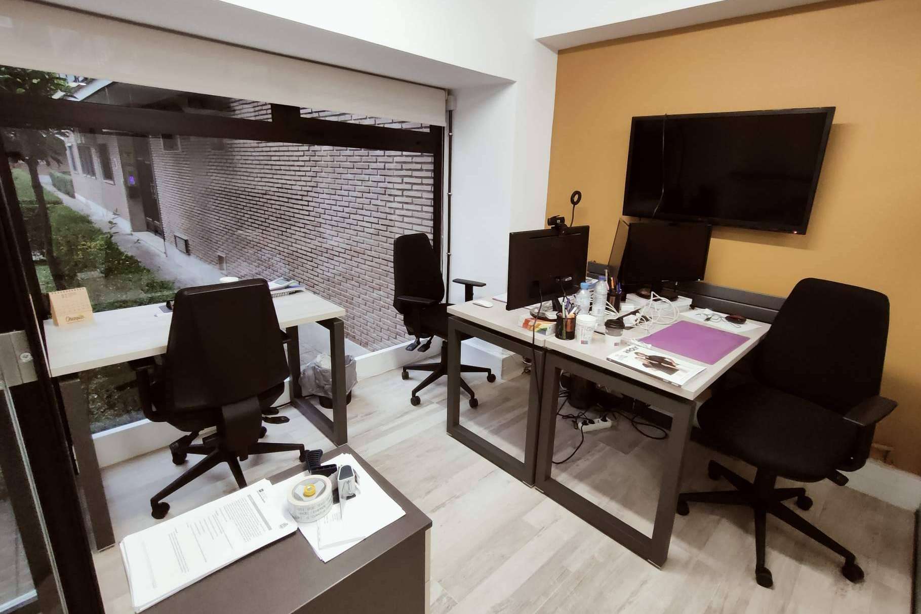 Coworking Bernabéu dispone también de despachos privados y salas de reunión