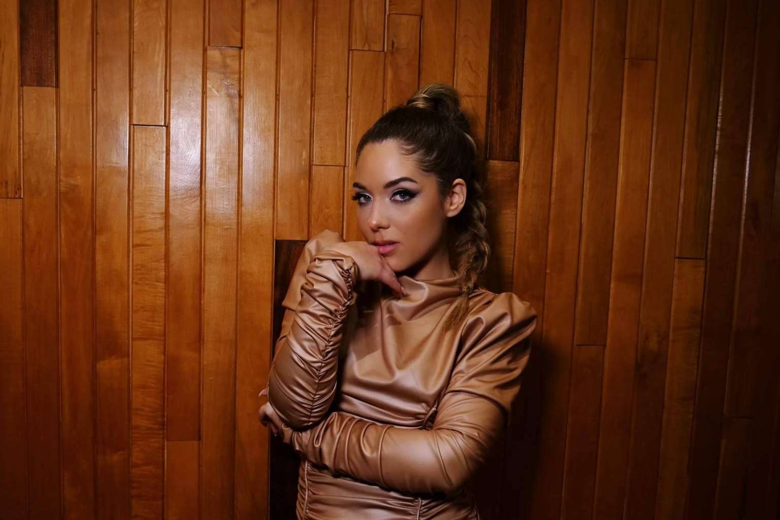 Ina Shai presenta la versión en directo de la reciente canción de Adele Oh My God