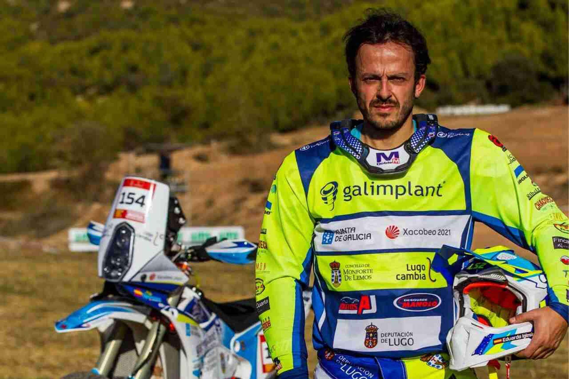 ¿Cómo son las camisetas para motocross personalizadas en ADHESIVOSEMBARRADOS?