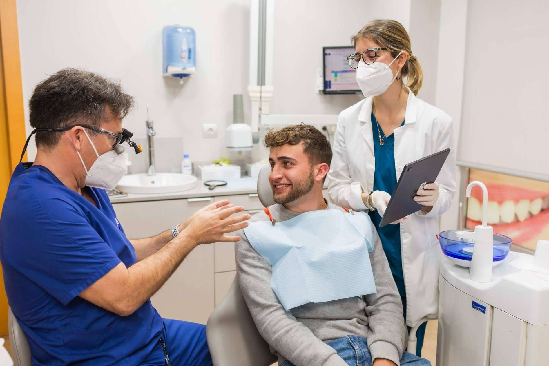 El objetivo de Dental Roca, devolver el brillo a la sonrisa