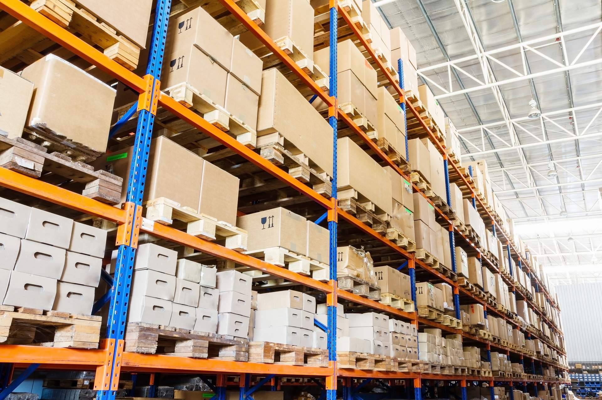 Almacenes flexibles distribuidos en toda España con Estoko Logistics