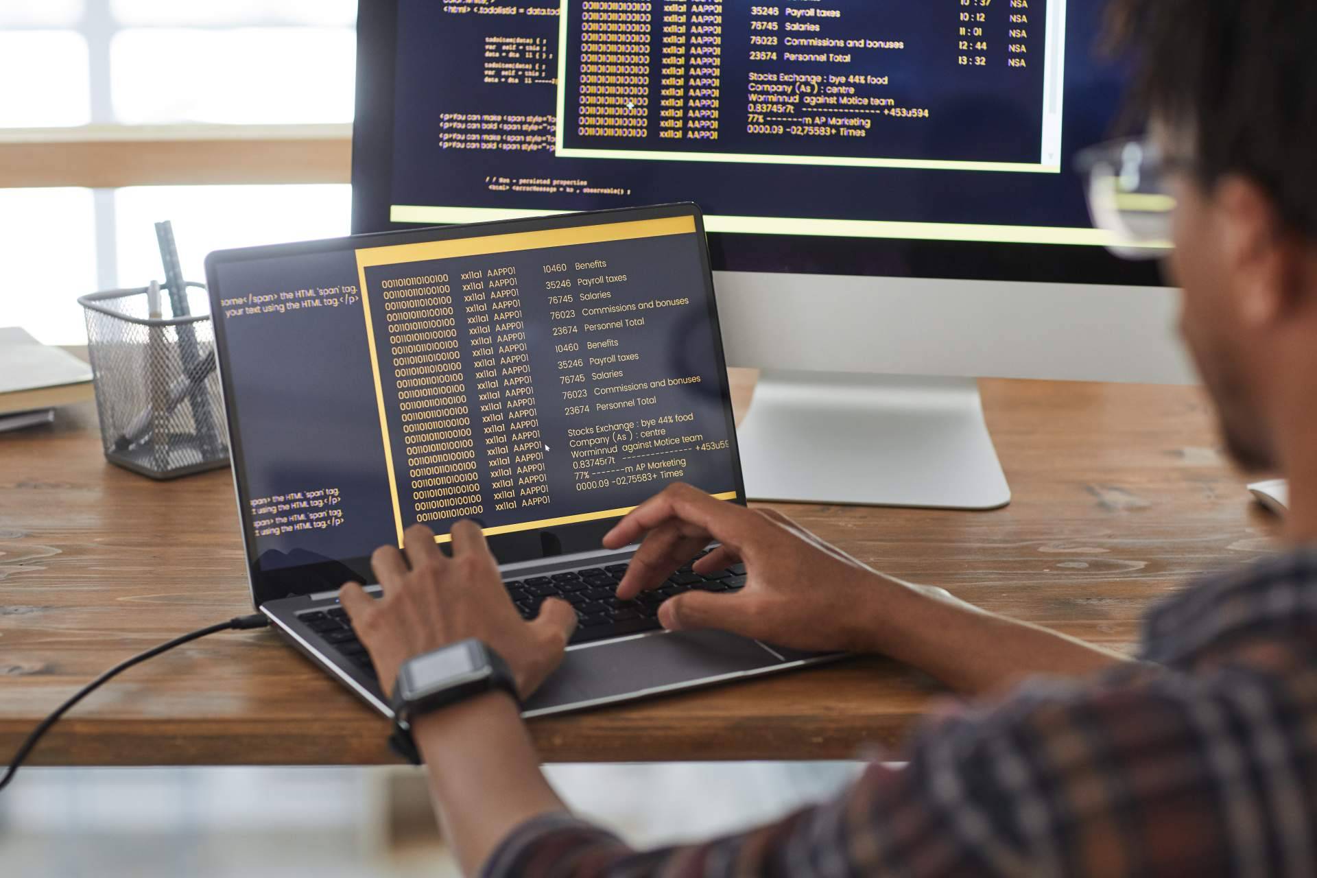 ¿Cómo es el servicio de desarrollo web de AKX Development?