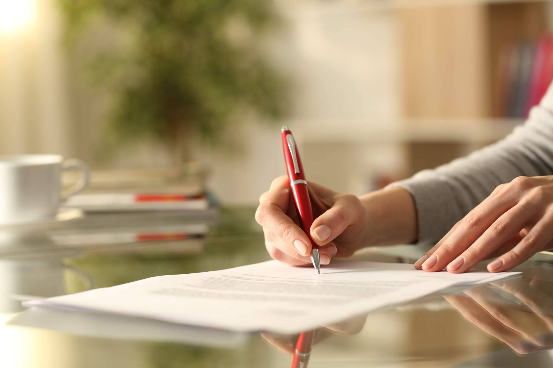 Regularizar la situación de residencia en España