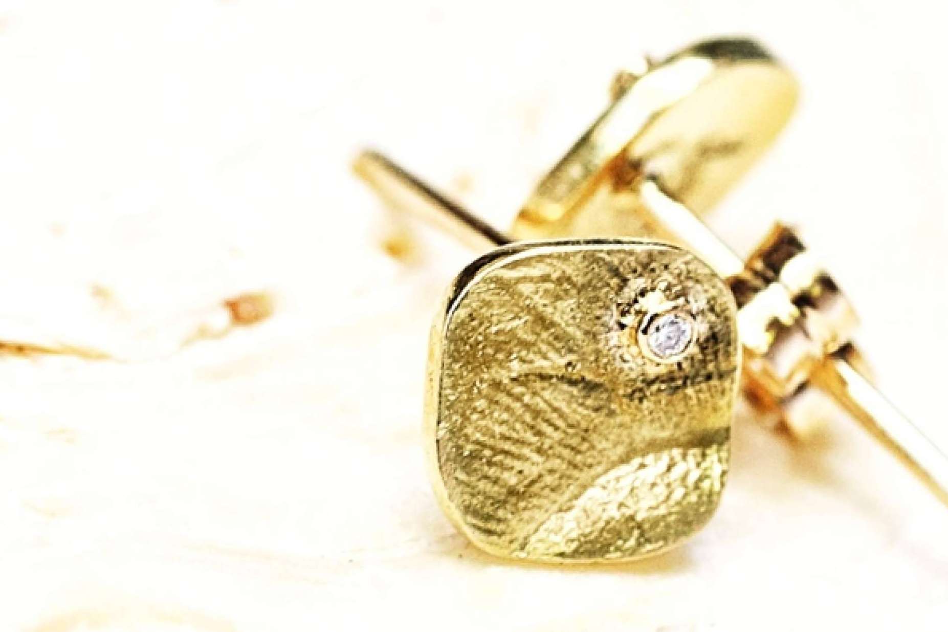 Regalos para madres ideales en la web de Dejando Huella Joyas