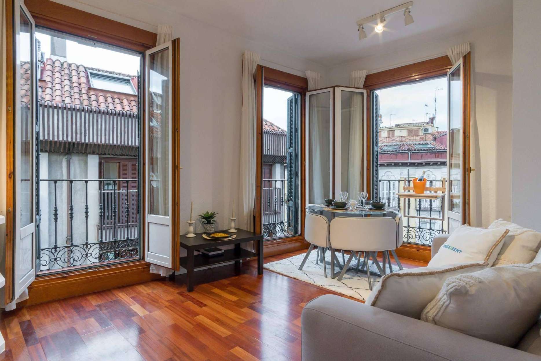¿Qué beneficios tienen los propietarios al contratar una agencia de gestión inmobiliaria?, por Homes2Rent