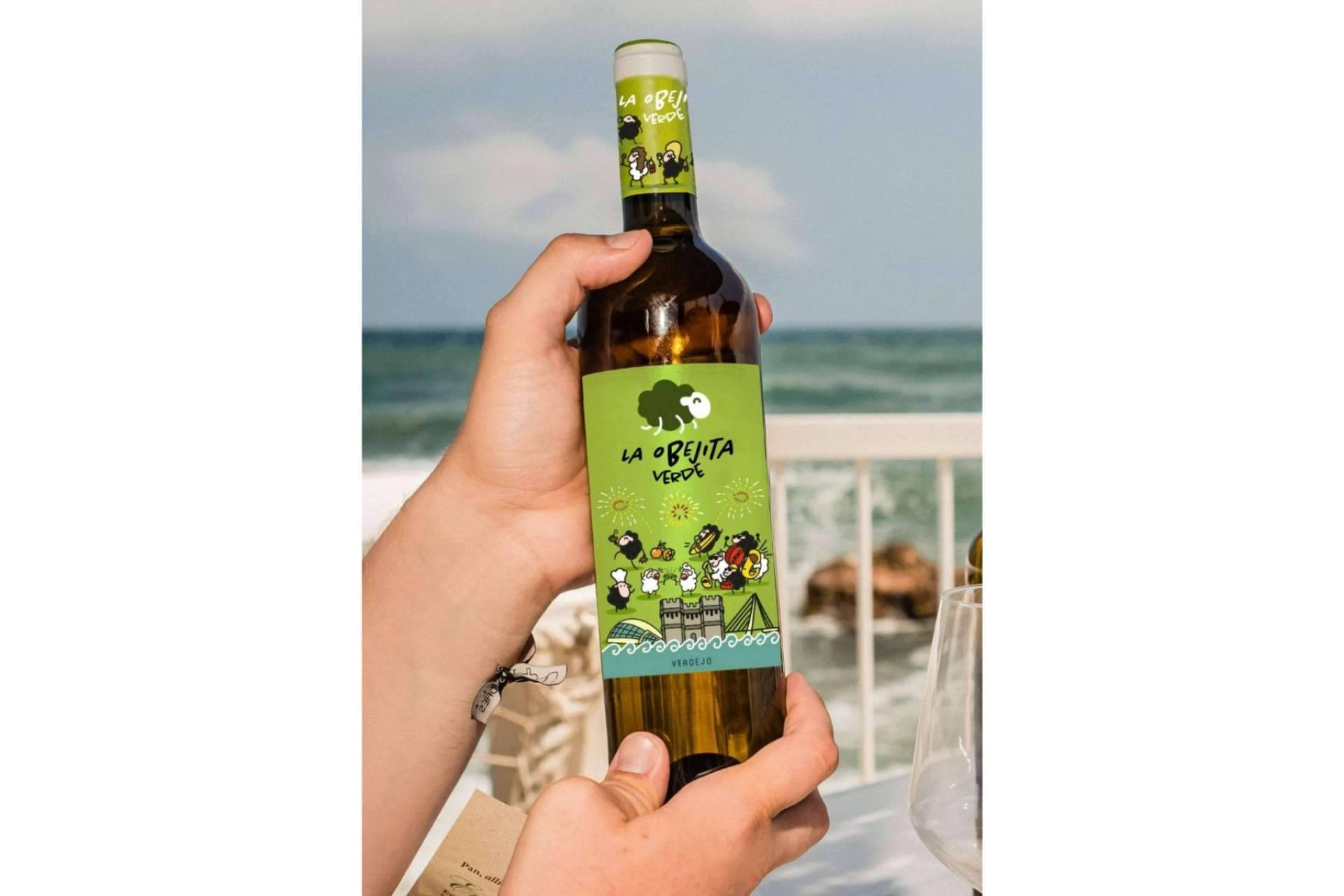 La oBejita Verde, el emblemático verdejo de Bodegas Ladrón de Lunas, y su rompedora nueva imagen