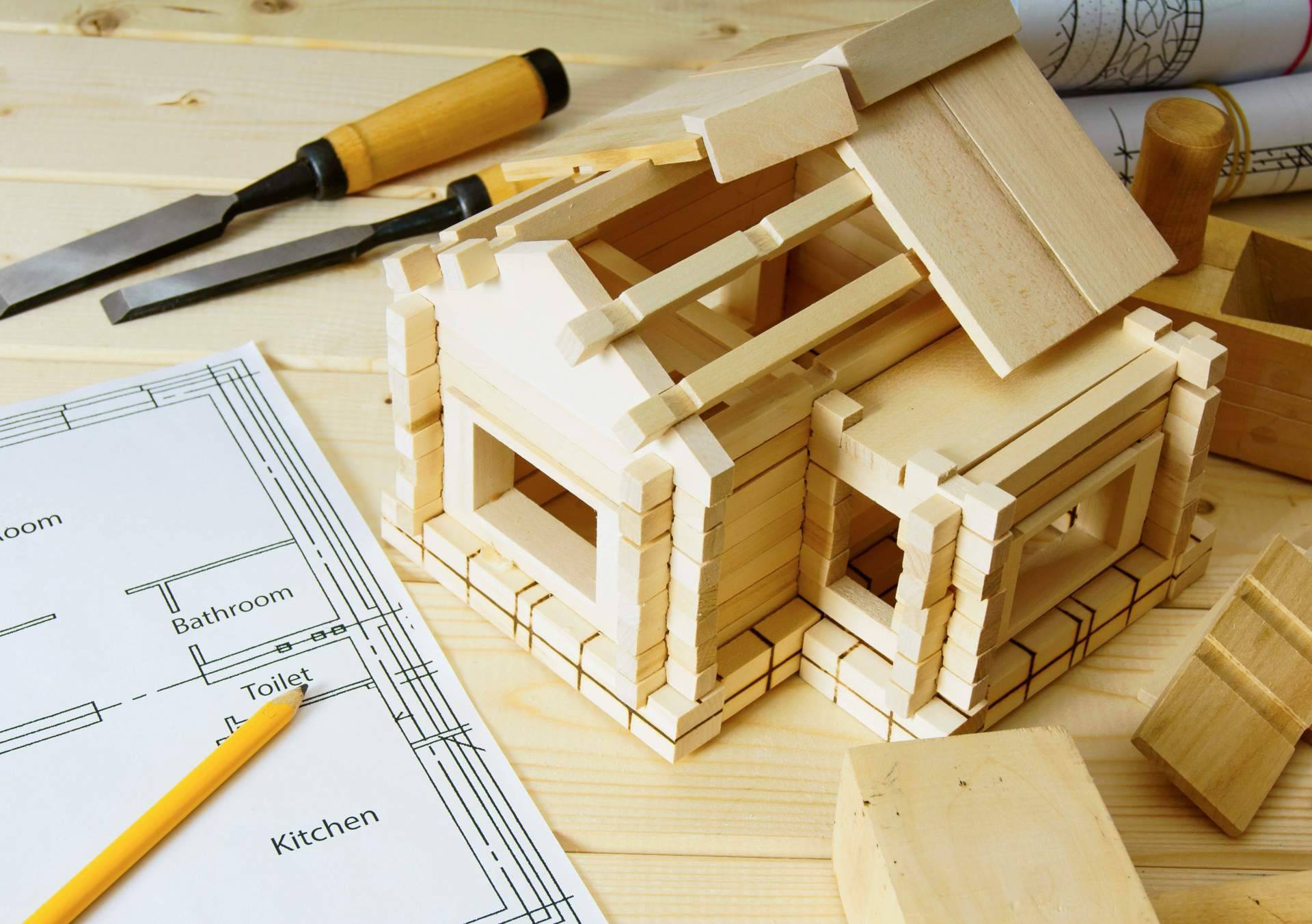 ¿Cuáles son las ventajas de construir con materiales alternativos de construcción respecto a las casas tradicionales?
